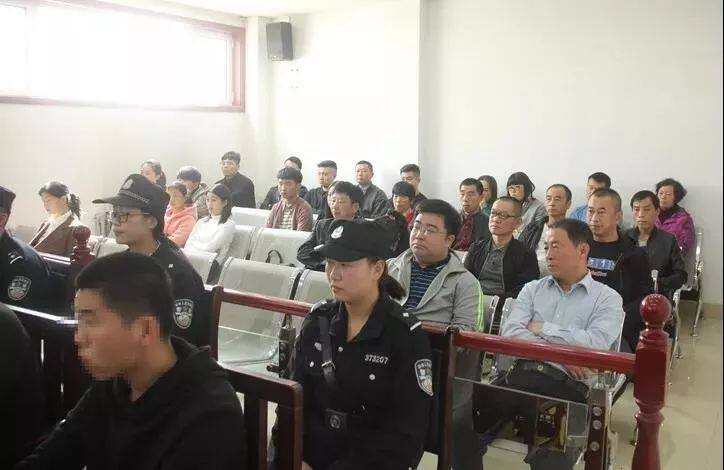 扫黑除恶高利放贷非法讨债临邑法院公开开庭审理吴某等四被告人涉恶