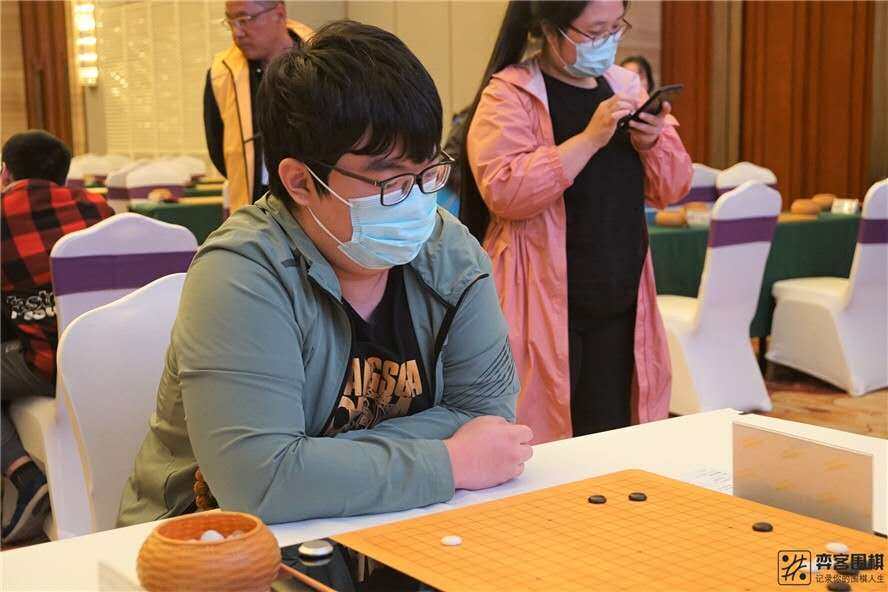 德州棋手邹舒辰九战全胜夺"黄河杯 成为我市首位