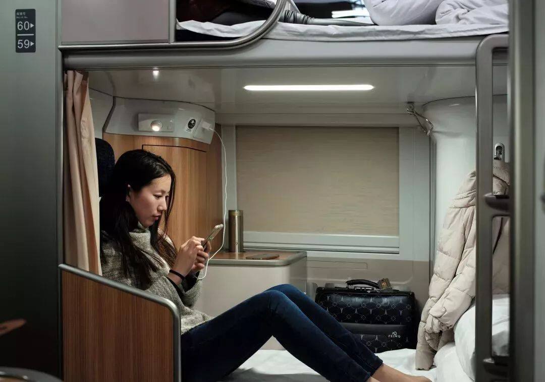 大写的优秀中国动车组摘得工业设计奥斯卡金银奖德州云德州晚报全媒体