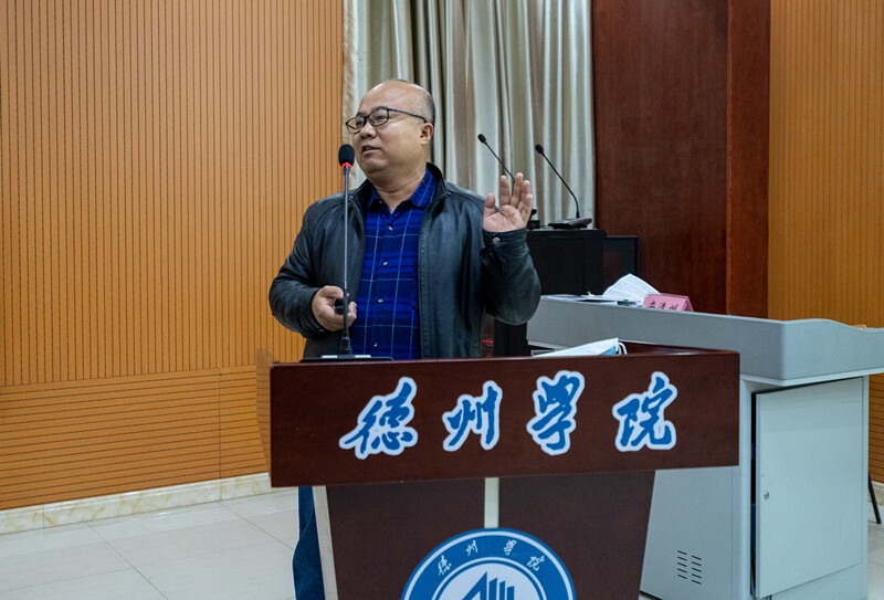 第一天,德州学院实验室管理中心副主任吕元琦,物电学院副院长唐延珂