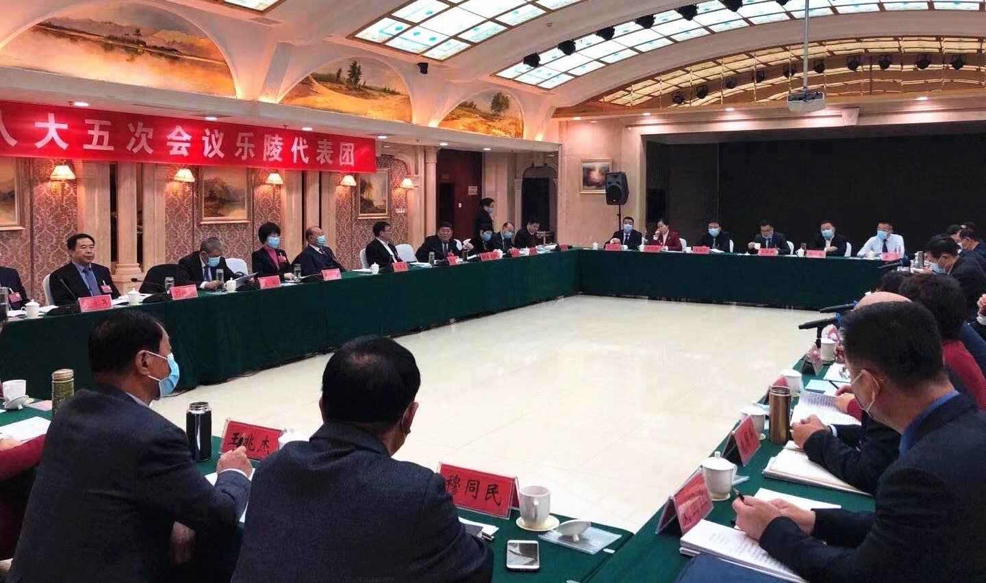 市人大常委会副主任钟玲,市级老领导田玉茂参加.