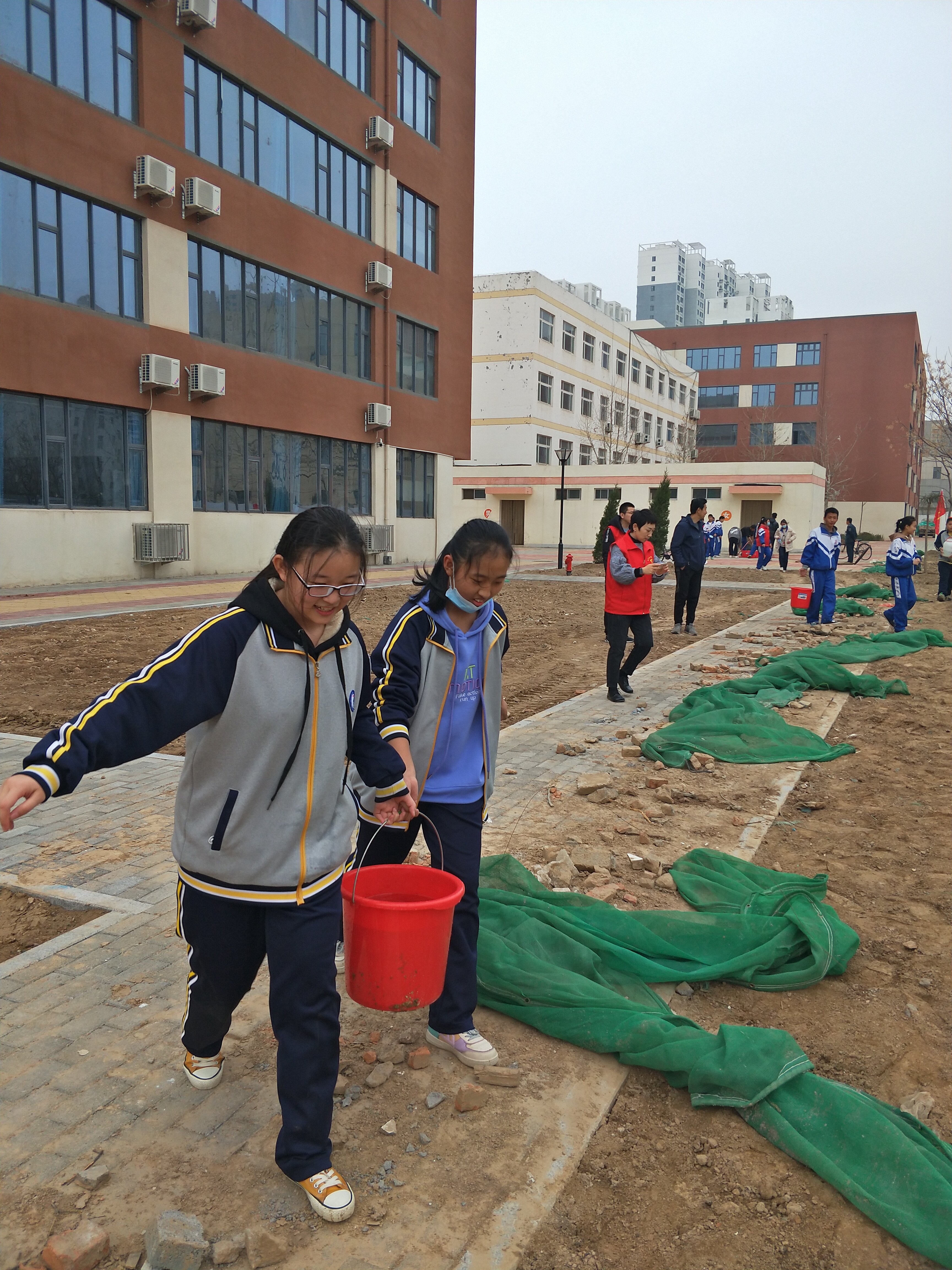 美丽中国青春行动德州四中312植树节绿水青山美丽祖国德州云德州晚报