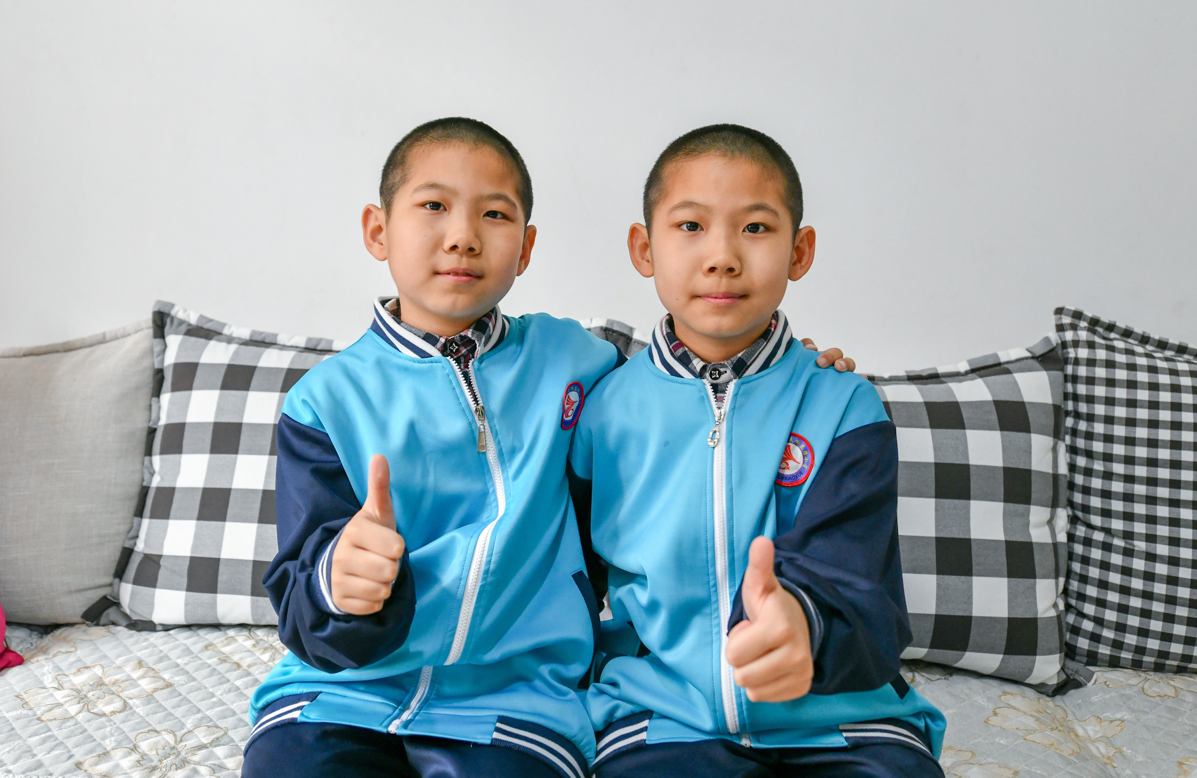 与晚报同一天生日祝我们生日快乐双胞胎兄弟报名参加晚报娃活动德州云