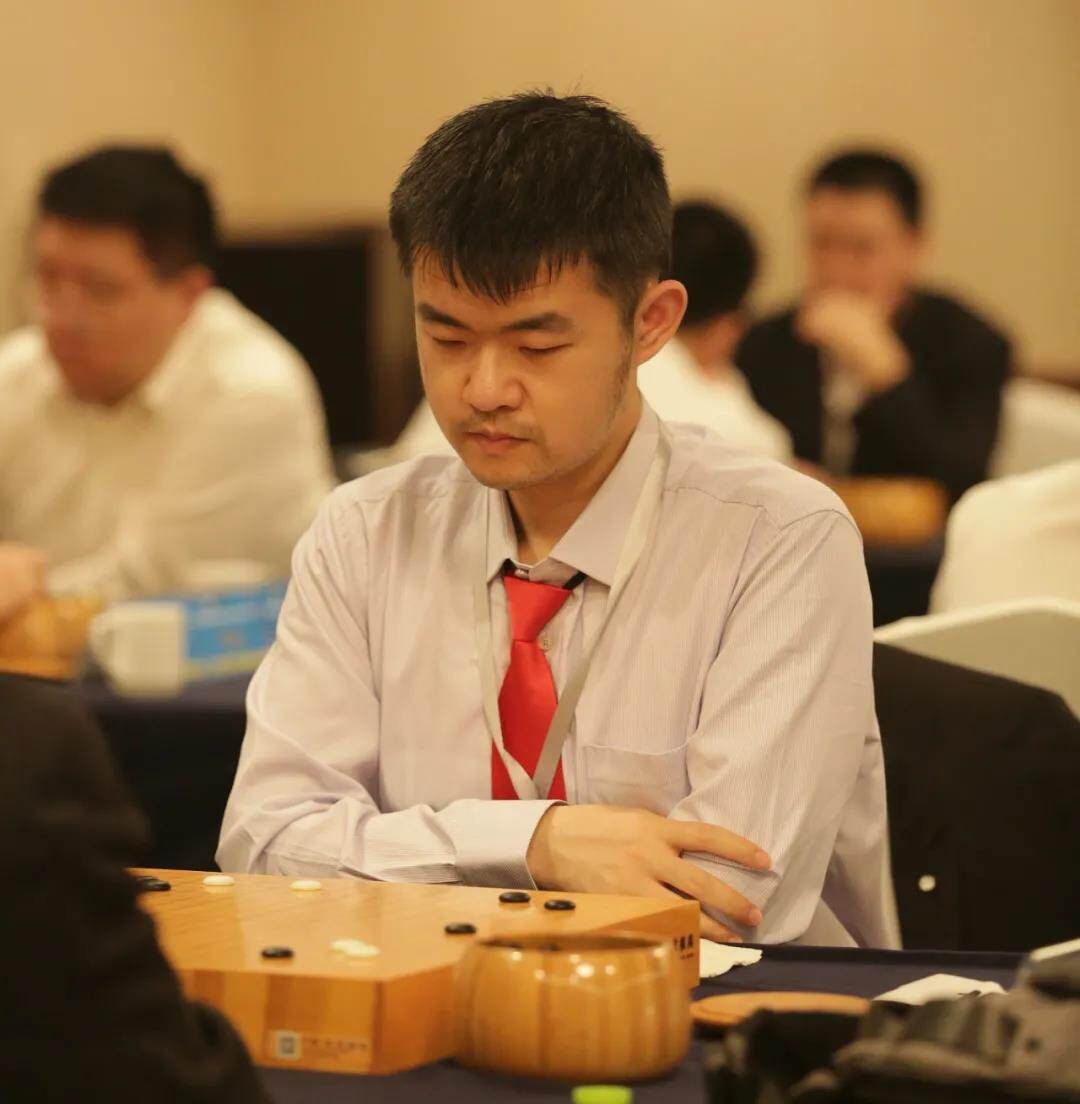 新科世界业余围棋冠军马天放领衔德州晚报天元围棋队出征第34届晚报杯