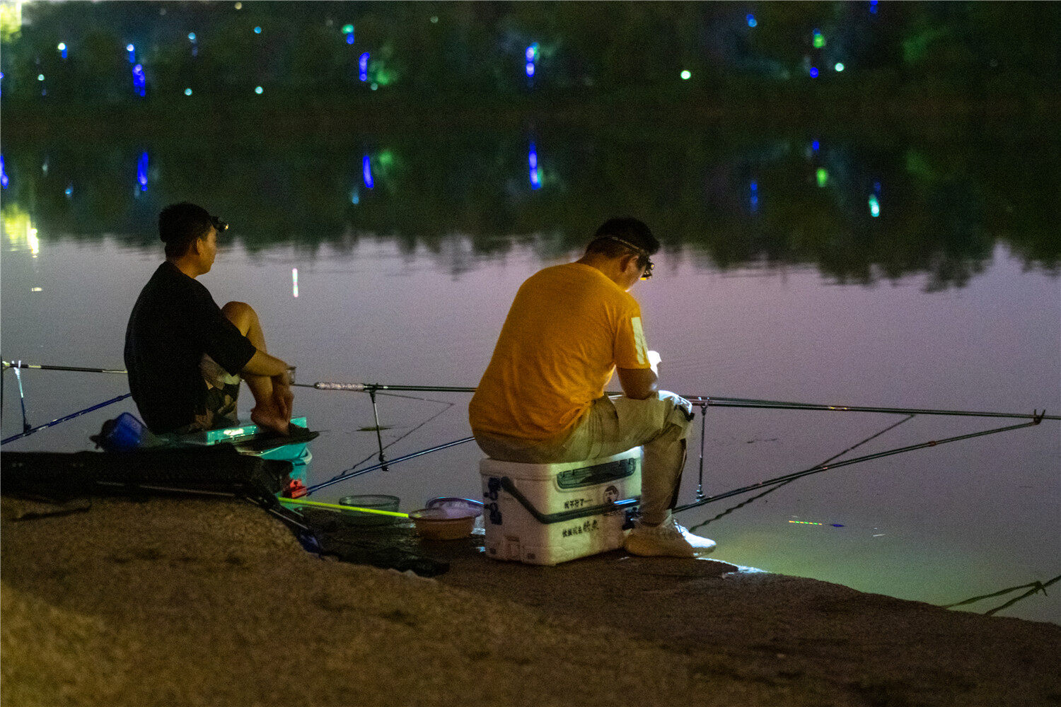 67城市夜钓人慢生活对抗快节奏德州云德州晚报全媒体