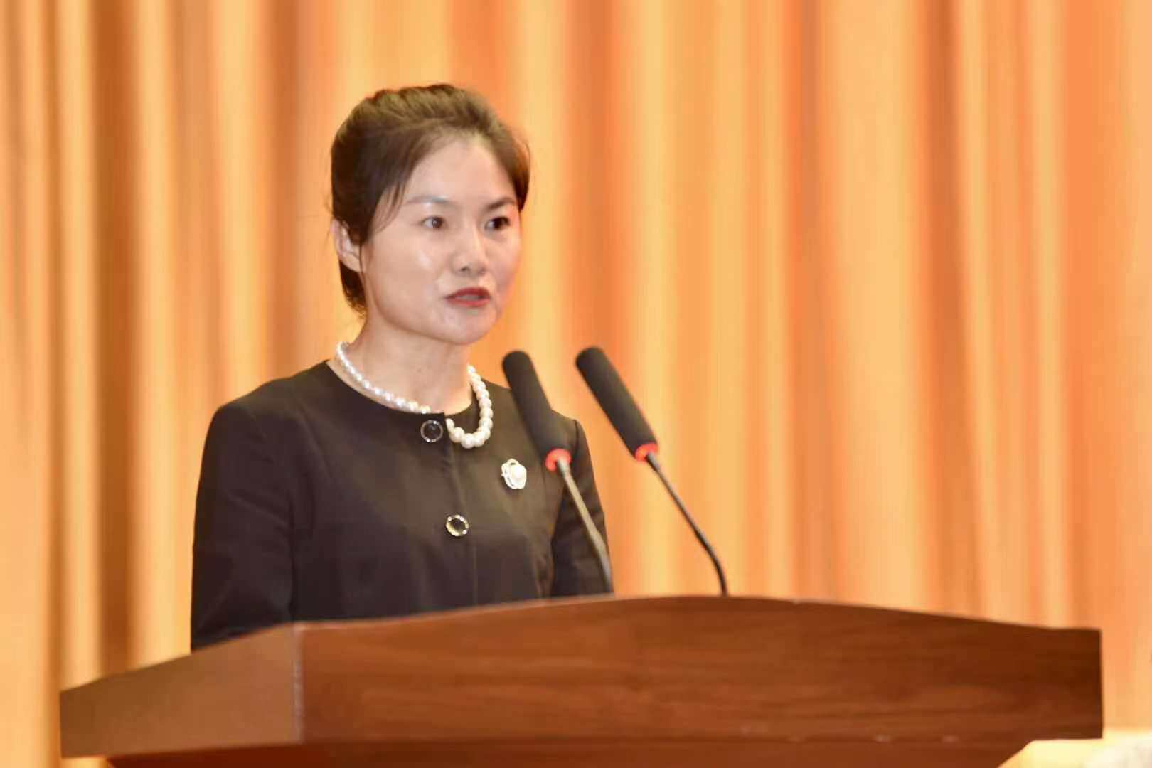 市政协委员,民盟市直一支部主委,崔金梅