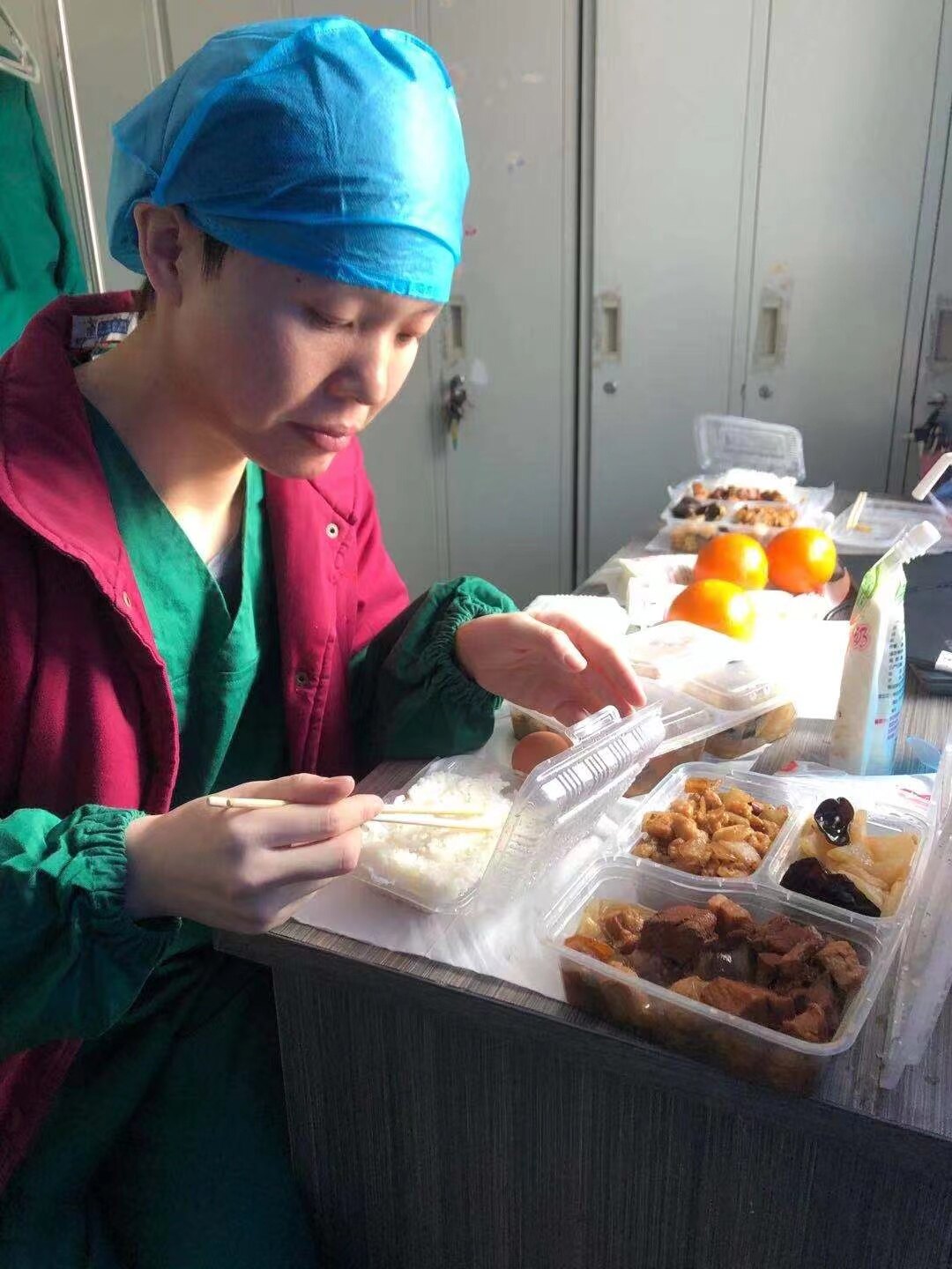 【砥砺奋进守初心 青春献礼二十大】沈萌萌:为疫情剪去长发 在防疫一