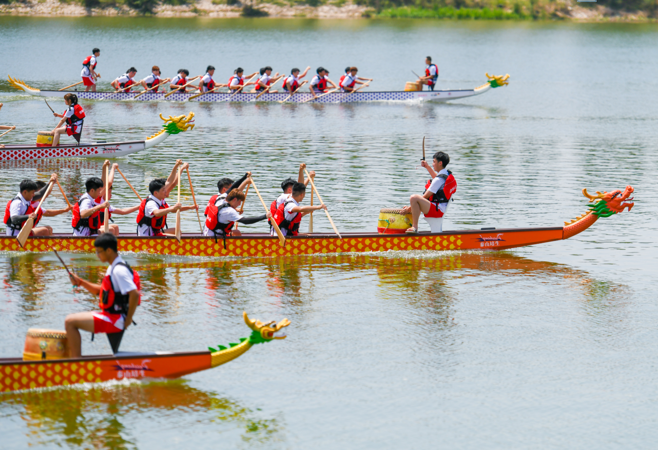 6月2日,大运河德州段端午节龙舟追逐赛暨非物质文化遗产展演活动在