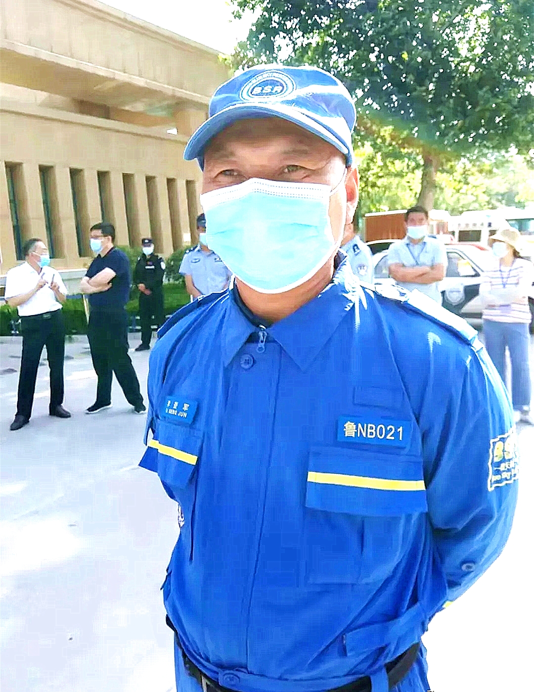 禹城蓝天救援队队长李登民现场指挥