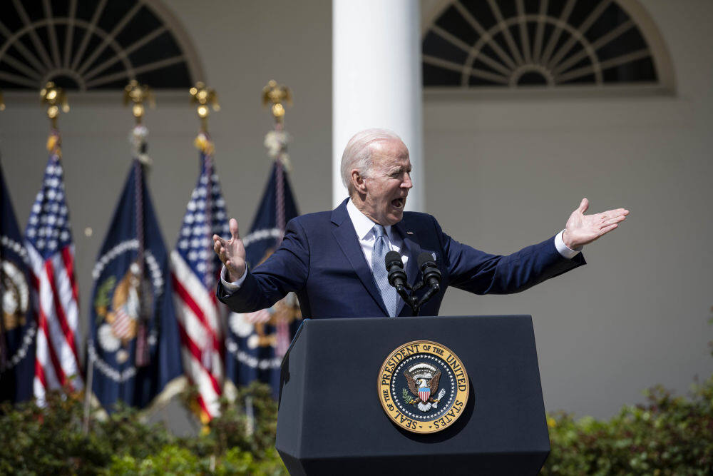 (资料图)2022年4月11日,美国总统拜登在华盛顿白宫发表讲话.