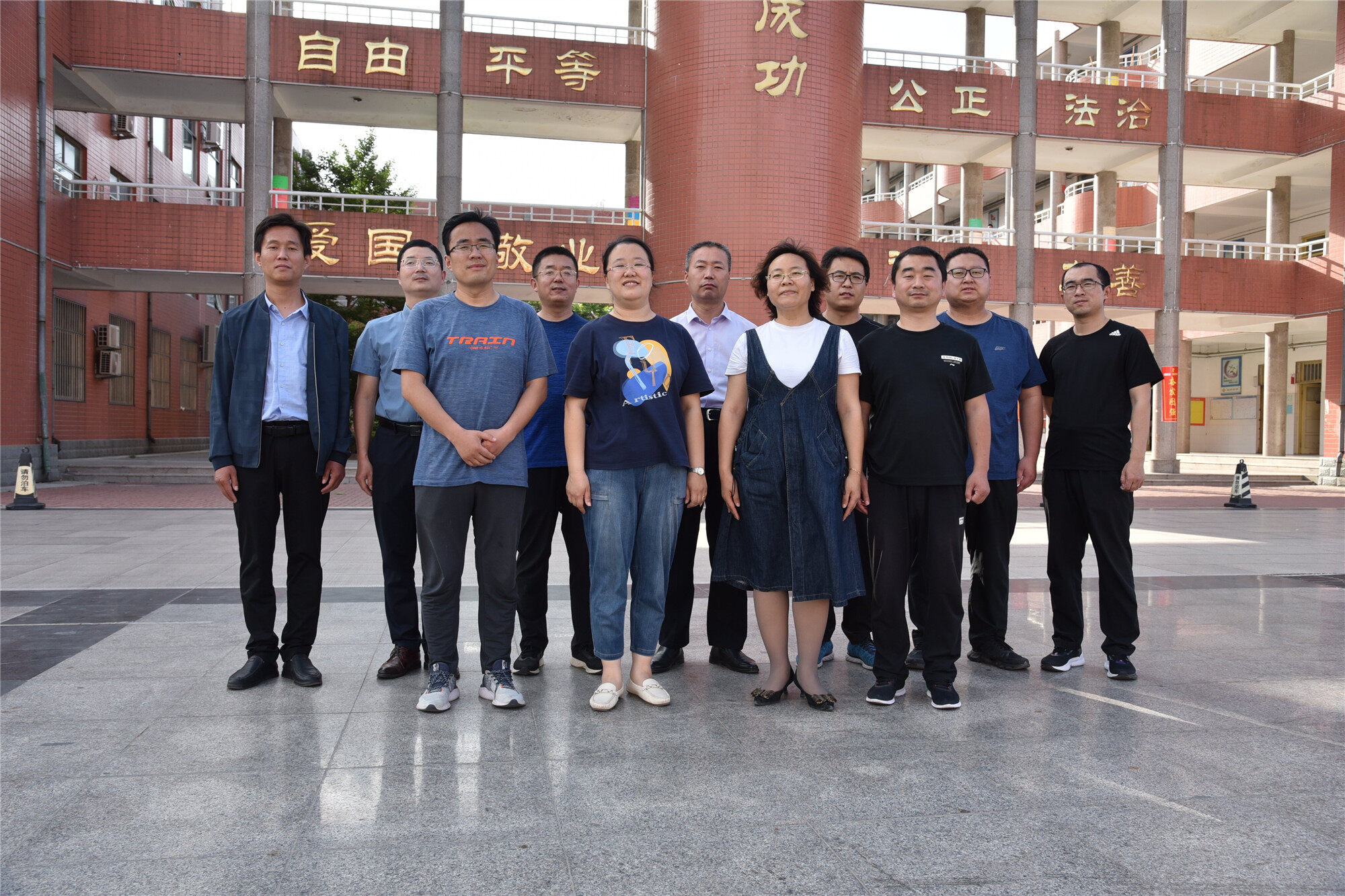 多彩活动 塑造学生精气神平原一中把学生良好习惯的养成,生龙活虎拼劲